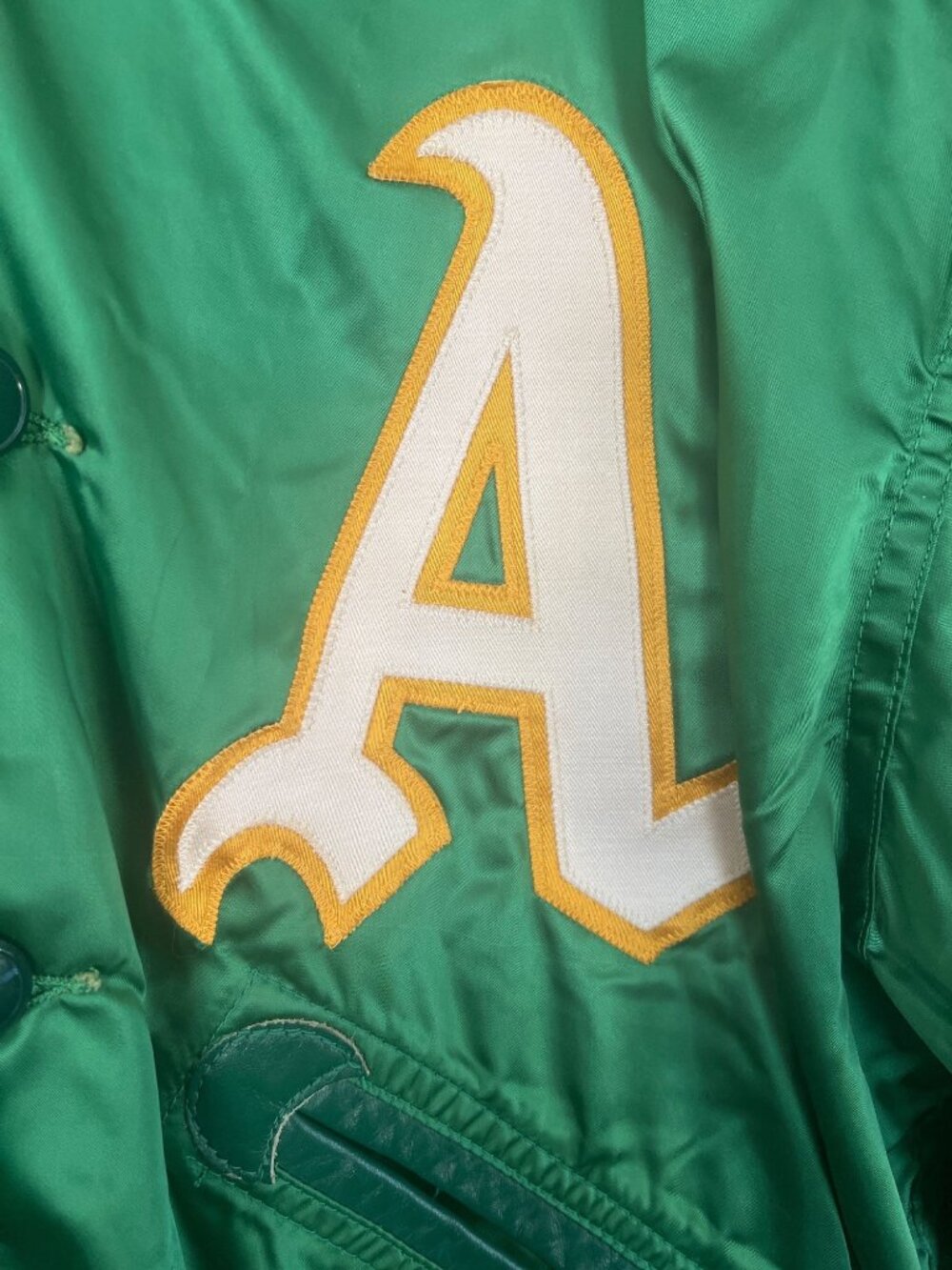 Vintage 1968 Oakland Athletics  Satin Wilson Warmup Jacket 42 Leather Pockets - Picture 3 of 16